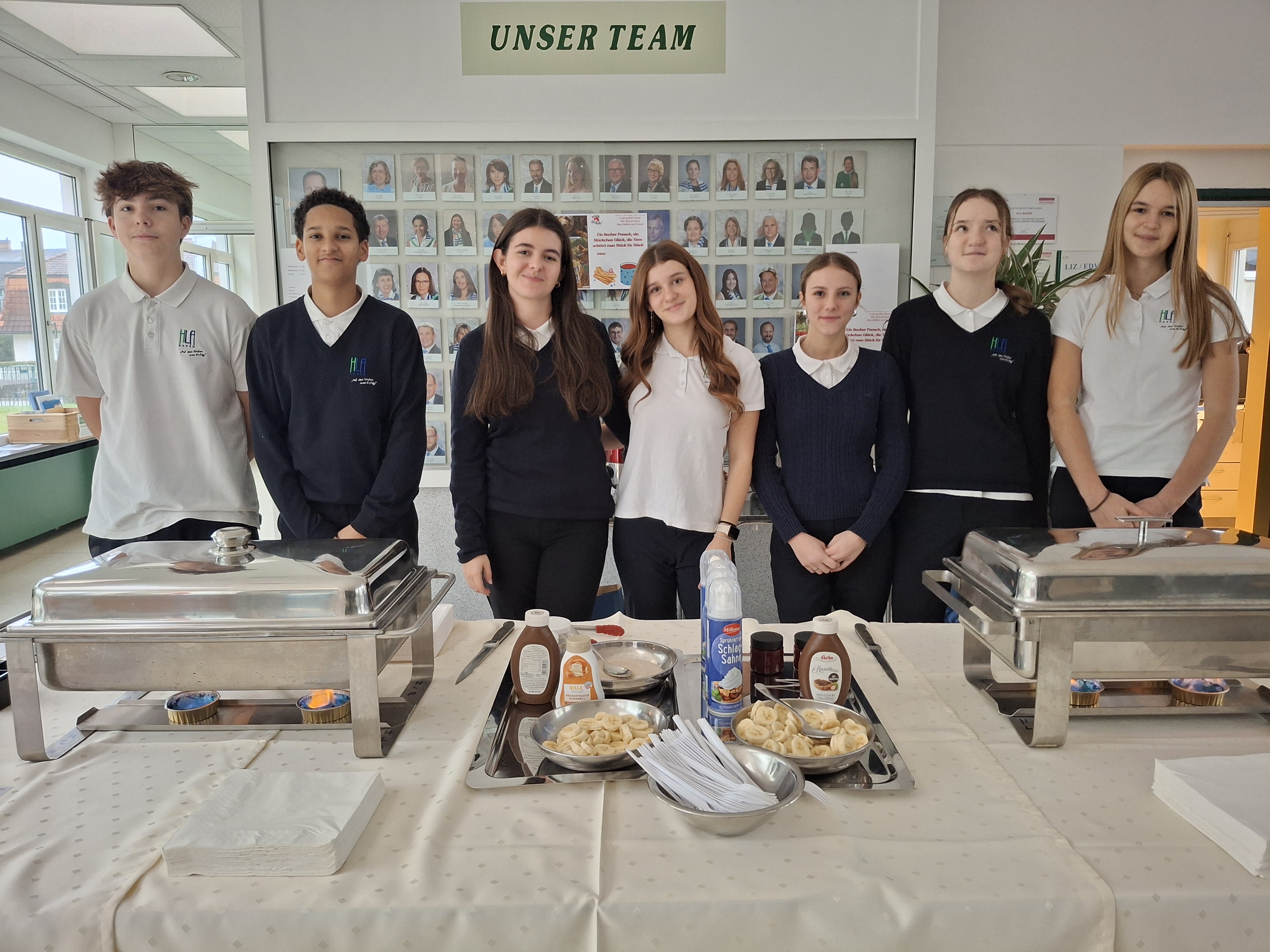 Waffel- und Punschverkauf der 2MMA zugunsten von „Vier Pfoten“