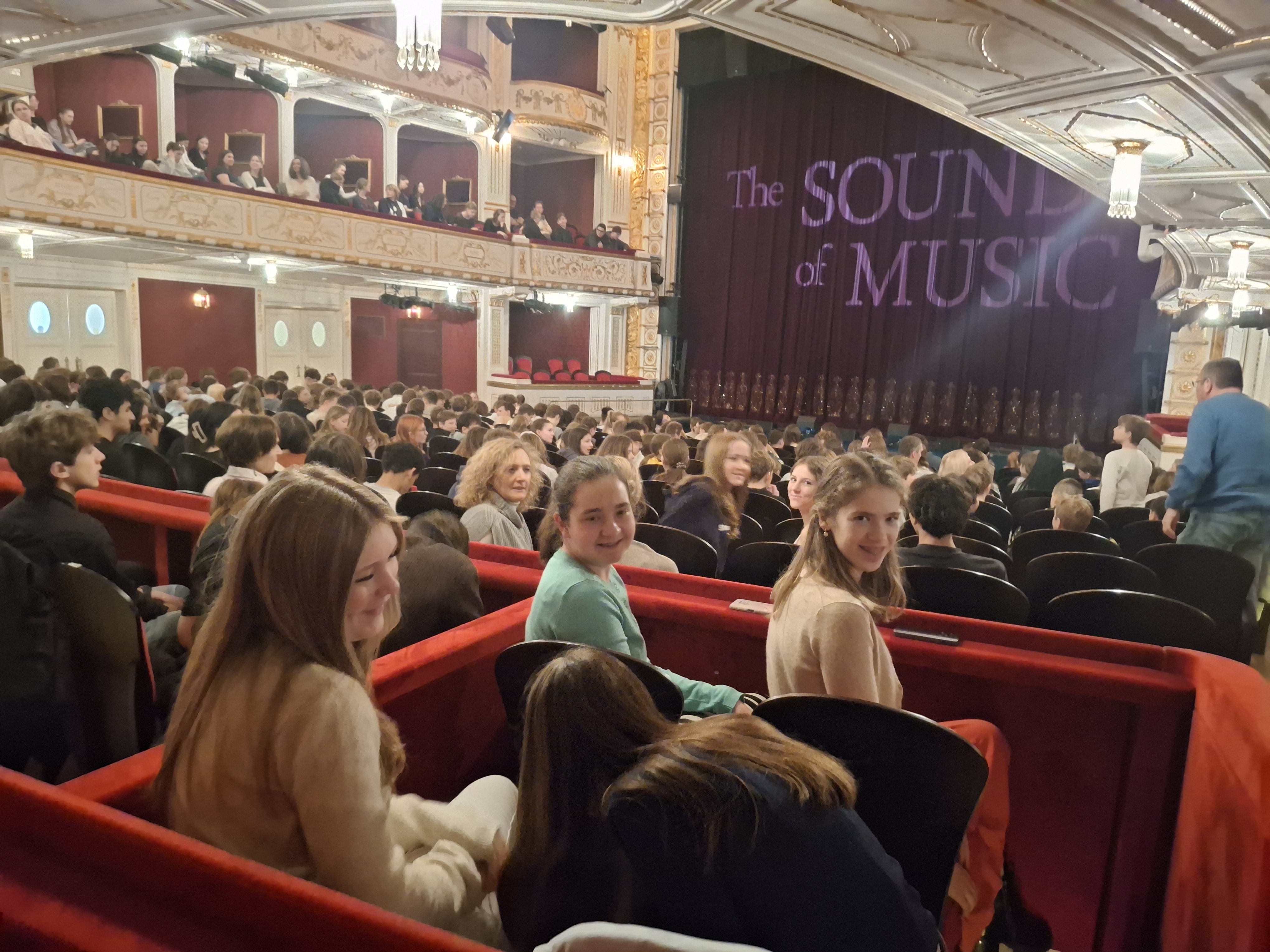 Unsere Schüler*innen bei „The Sound of Music“ in der Bühne Baden