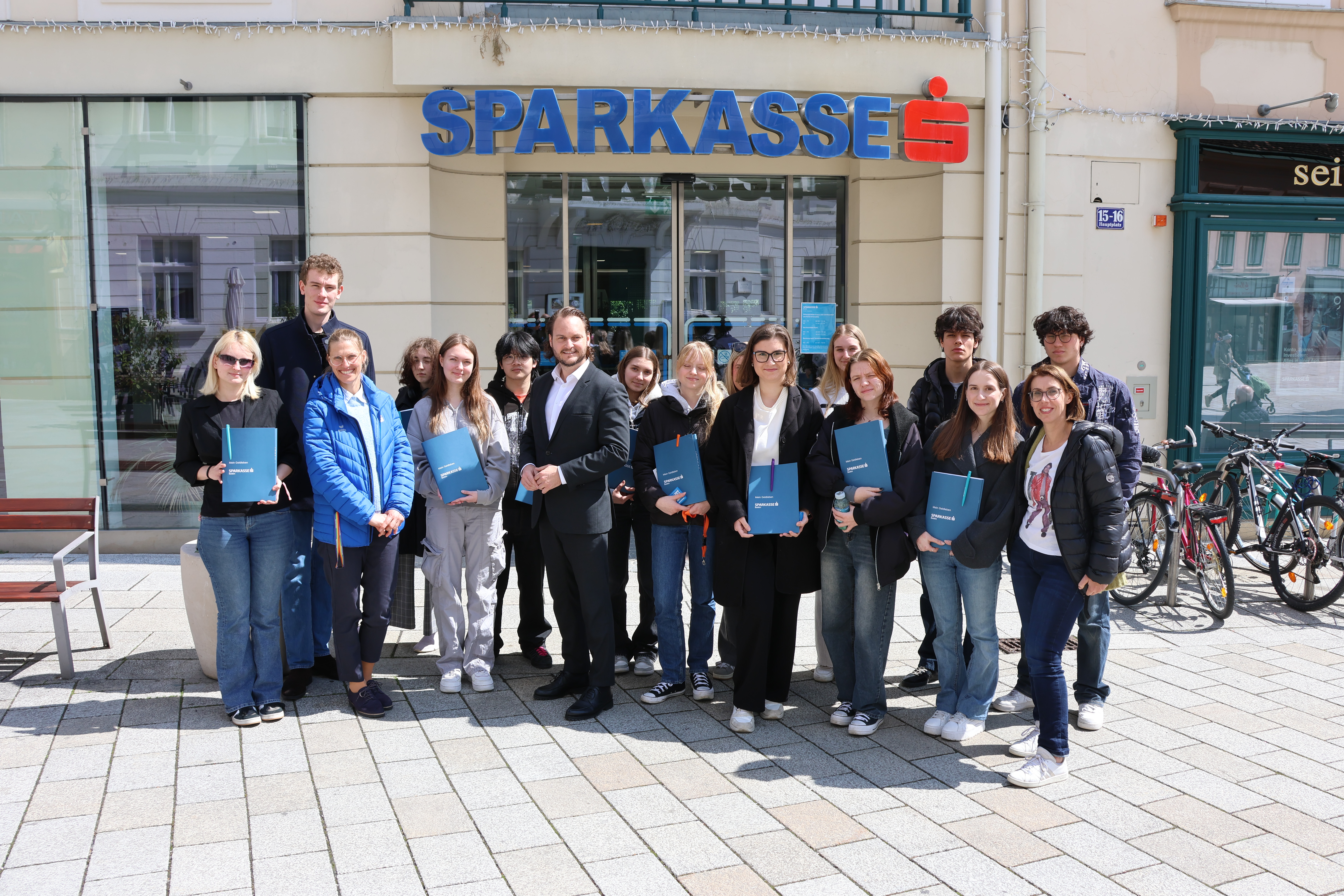 Besuch der 3TDM bei der Sparkasse Baden